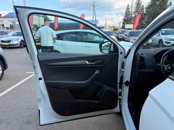 Skoda Karoq I с пробегом 2020 года, цена 2 260 000 рублей, 129000 км, внедорожник, Автокод Объявления