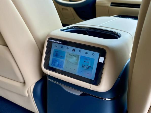 Новый Lynk &amp; Co 900 2026 года, цена 8 050 000 рублей, внедорожник, Автокод Объявления