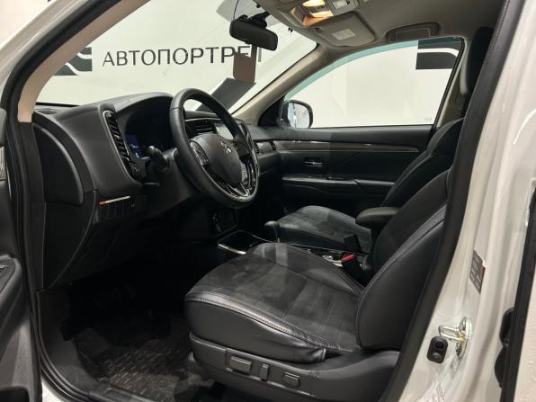 Mitsubishi Outlander III Рестайлинг 3 с пробегом 2021 года, цена 2 259 000 рублей, 105672 км, внедорожник, Автокод Объявления