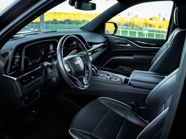 Cadillac Escalade V с пробегом 2023 года, цена 11 000 000 рублей, 27638 км, внедорожник, Автокод Объявления