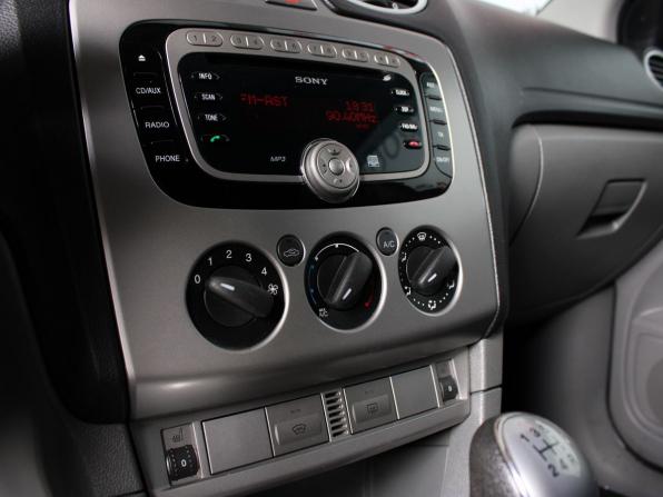 Ford Focus II Рестайлинг с пробегом 2011 года, цена 900 000 рублей, 76076 км, седан, Автокод Объявления