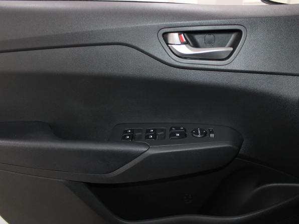 Hyundai Solaris II Рестайлинг с пробегом 2021 года, цена 1 729 900 рублей, 81907 км, седан, Автокод Объявления