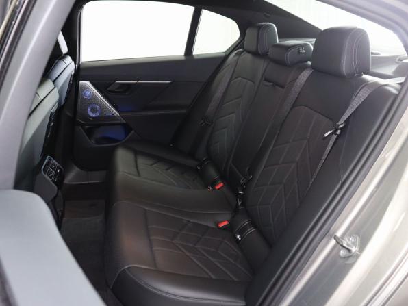 BMW 5 серии VIII (G60/G61/G68) с пробегом 2023 года, цена 10 699 000 рублей, 21308 км, седан, Автокод Объявления
