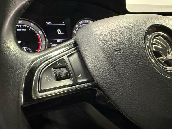 Skoda Octavia III (A7) Рестайлинг с пробегом 2018 года, цена 1 790 000 рублей, 122046 км, лифтбек, Автокод Объявления