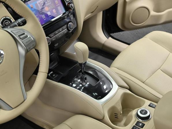Nissan X-Trail III с пробегом 2016 года, цена 1 799 000 рублей, 240000 км, внедорожник, Автокод Объявления