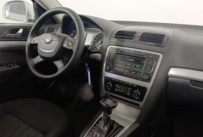 Skoda Octavia II (A5) Рестайлинг с пробегом 2009 года, цена 890 000 рублей, 198780 км, лифтбек, Автокод Объявления