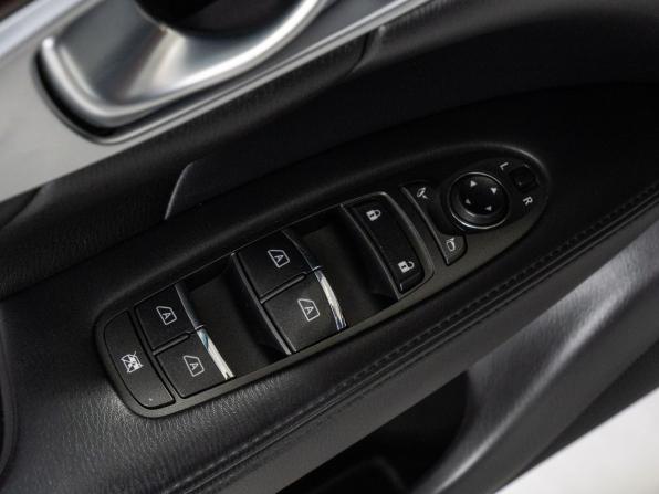 Infiniti Q70 I Рестайлинг с пробегом 2015 года, цена 2 200 000 рублей, 155271 км, седан, Автокод Объявления