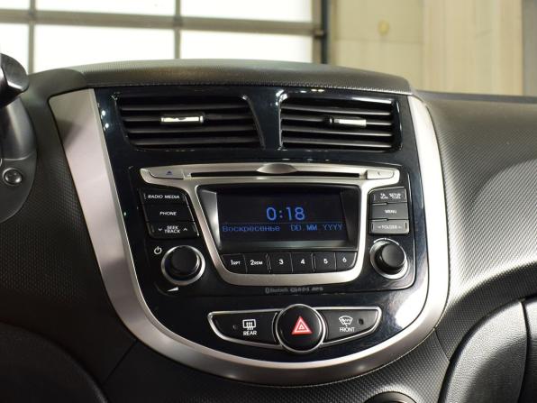 Hyundai Solaris I Рестайлинг с пробегом 2014 года, цена 949 995 рублей, 230306 км, седан, Автокод Объявления