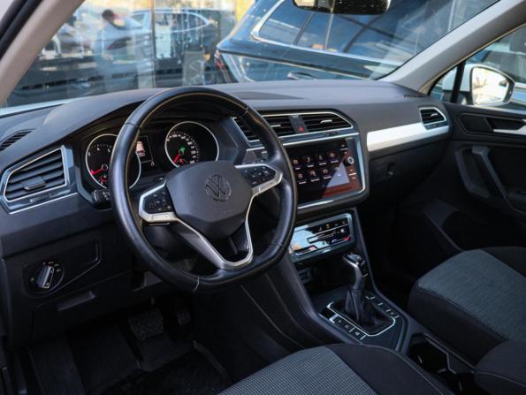 Volkswagen Tiguan II Рестайлинг с пробегом 2021 года, цена 2 599 000 рублей, 53500 км, внедорожник, Автокод Объявления