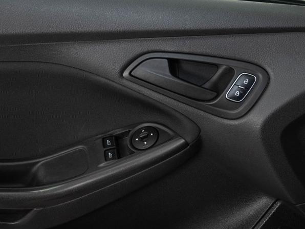 Ford Focus III Рестайлинг с пробегом 2018 года, цена 1 030 000 рублей, 160000 км, хэтчбек, Автокод Объявления