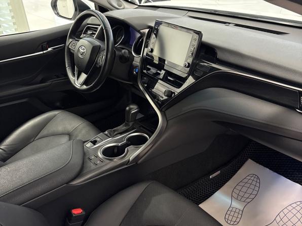 Toyota Camry VIII (XV70) Рестайлинг с пробегом 2022 года, цена 3 350 000 рублей, 33110 км, седан, Автокод Объявления