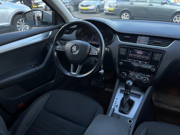 Skoda Octavia III (A7) Рестайлинг с пробегом 2017 года, цена 1 700 000 рублей, 130950 км, лифтбек, Автокод Объявления