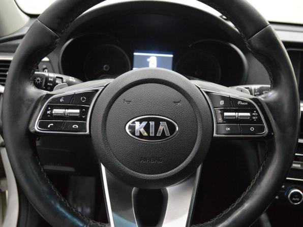 Kia Optima IV Рестайлинг с пробегом 2018 года, цена 1 300 000 рублей, 206307 км, седан, Автокод Объявления