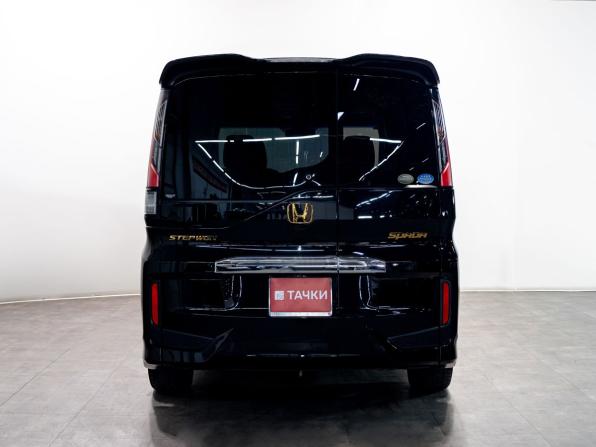 Honda Stepwgn V с пробегом 2017 года, цена 1 830 000 рублей, 157755 км, минивэн, Автокод Объявления