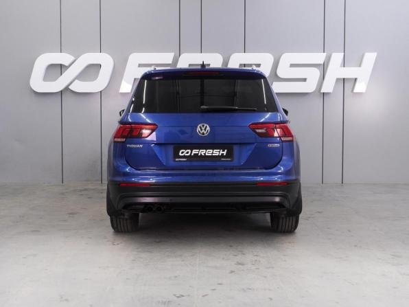 Volkswagen Tiguan II с пробегом 2018 года, цена 1 999 000 рублей, 159528 км, внедорожник, Автокод Объявления