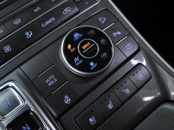 Hyundai Santa Fe IV Рестайлинг с пробегом 2021 года, цена 3 990 000 рублей, 24420 км, внедорожник, Автокод Объявления