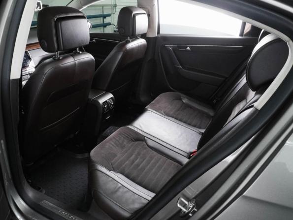 Volkswagen Passat B7 с пробегом 2011 года, цена 1 117 000 рублей, 207901 км, седан, Автокод Объявления