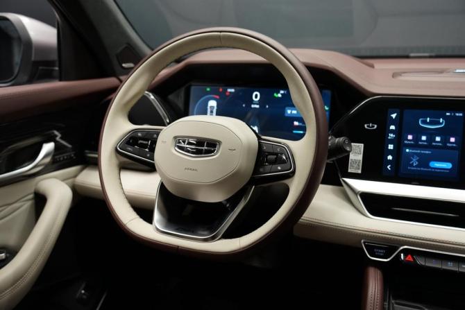 Geely Monjaro I с пробегом 2024 года, цена 3 290 000 рублей, 50821 км, внедорожник, Автокод Объявления