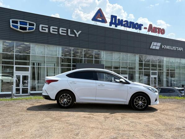Hyundai Solaris II Рестайлинг с пробегом 2022 года, цена 1 900 000 рублей, 45097 км, седан, Автокод Объявления