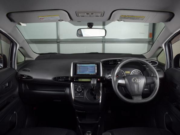 Toyota Wish II Рестайлинг с пробегом 2014 года, цена 1 489 995 рублей, 139135 км, минивэн, Автокод Объявления