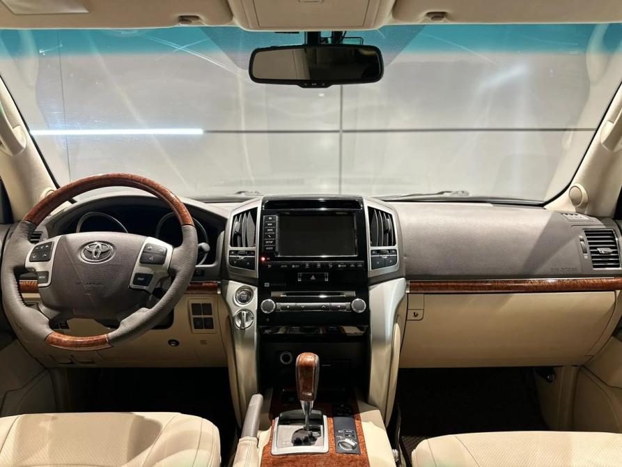 Toyota Land Cruiser 200 Series Рестайлинг 1 Новосибирск  - изображение 13