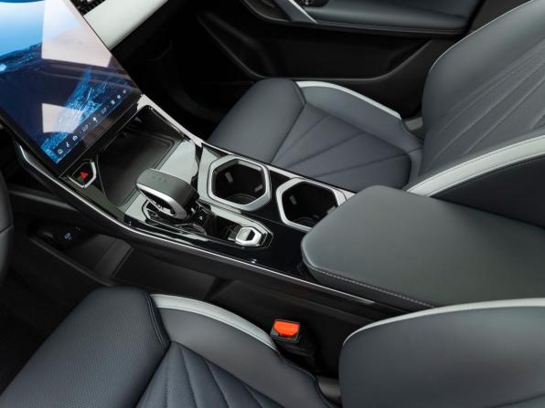 Geely Atlas II с пробегом 2024 года, цена 3 240 000 рублей, 12887 км, внедорожник, Автокод Объявления