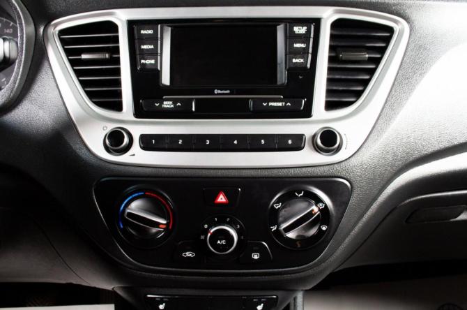 Hyundai Solaris II Рестайлинг с пробегом 2021 года, цена 1 699 000 рублей, 54000 км, седан, Автокод Объявления