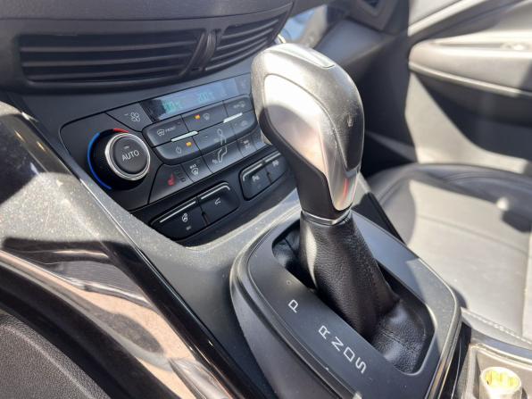 Ford Kuga II Рестайлинг с пробегом 2017 года, цена 1 590 000 рублей, 127971 км, внедорожник, Автокод Объявления