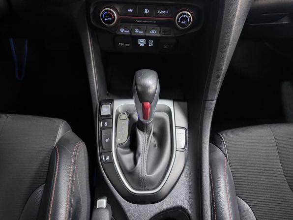 Hyundai Veloster II с пробегом 2019 года, цена 1 650 000 рублей, 97267 км, хэтчбек, Автокод Объявления