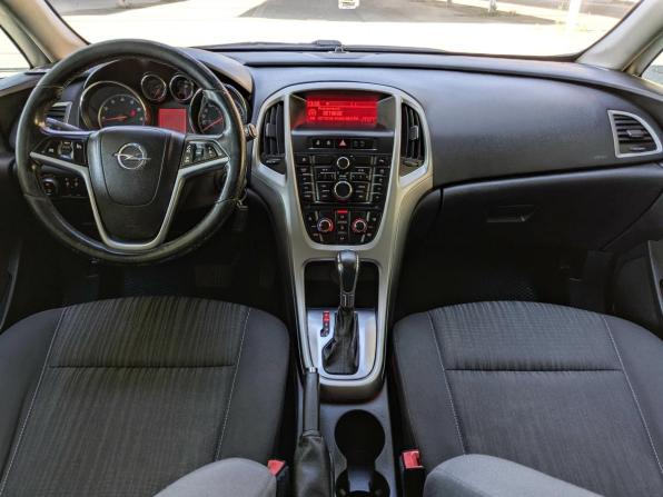 Opel Astra J с пробегом 2011 года, цена 599 900 рублей, 198000 км, хэтчбек, Автокод Объявления