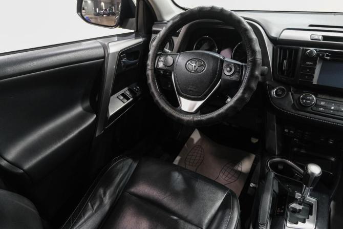 Toyota RAV4 IV (XA40) Рестайлинг с пробегом 2016 года, цена 2 299 000 рублей, 206000 км, внедорожник, Автокод Объявления