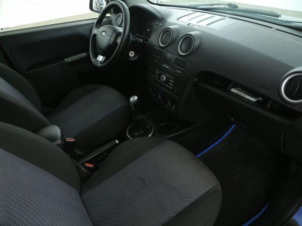 Ford Fusion I Рестайлинг с пробегом 2007 года, цена 299 000 рублей, 215800 км, хэтчбек, Автокод Объявления