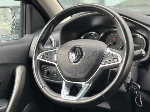Renault Logan II Рестайлинг с пробегом 2018 года, цена 1 119 000 рублей, 113985 км, седан, Автокод Объявления