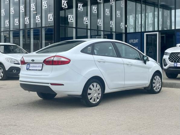 Ford Fiesta Mk6 Рестайлинг с пробегом 2015 года, цена 825 000 рублей, 137400 км, седан, Автокод Объявления