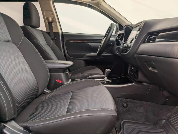 Mitsubishi Outlander III Рестайлинг 3 с пробегом 2021 года, цена 2 120 000 рублей, 114639 км, внедорожник, Автокод Объявления