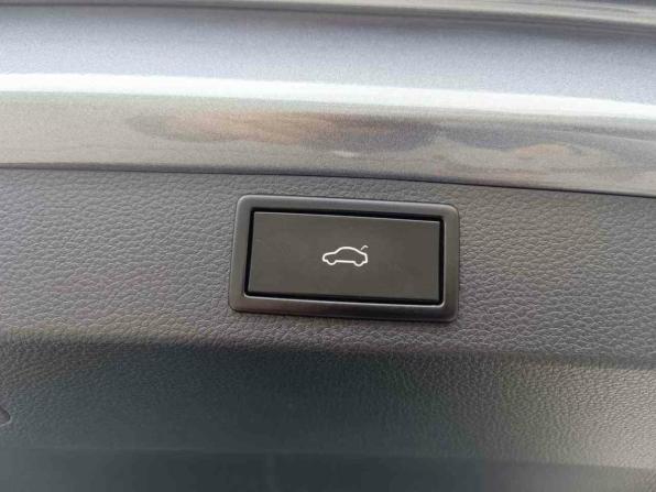 Skoda Karoq I с пробегом 2020 года, цена 2 644 995 рублей, 48043 км, внедорожник, Автокод Объявления