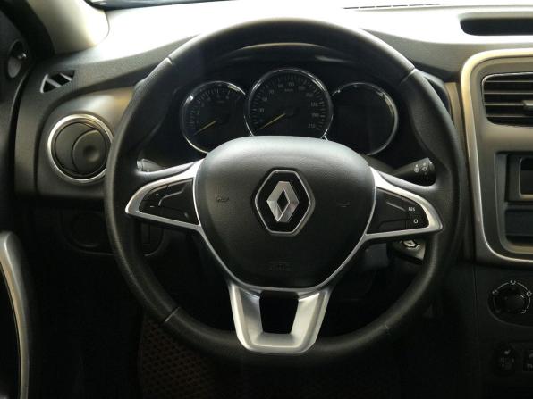 Renault Sandero II Рестайлинг с пробегом 2018 года, цена 999 000 рублей, 37019 км, хэтчбек, Автокод Объявления