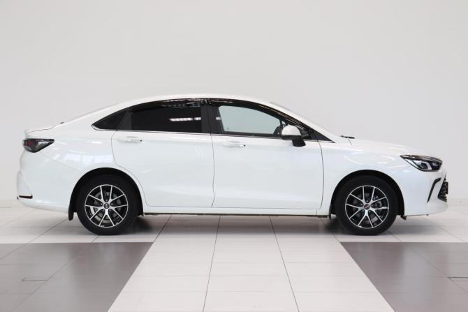 BAIC U5 Plus с пробегом 2023 года, цена 1 260 000 рублей, 31263 км, седан, Автокод Объявления