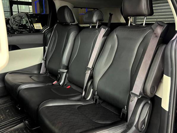 Kia Carnival IV с пробегом 2022 года, цена 4 700 000 рублей, 96700 км, минивэн, Автокод Объявления
