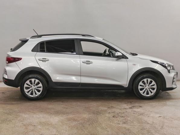Kia Rio IV Рестайлинг с пробегом 2021 года, цена 1 603 000 рублей, 91102 км, хэтчбек, Автокод Объявления
