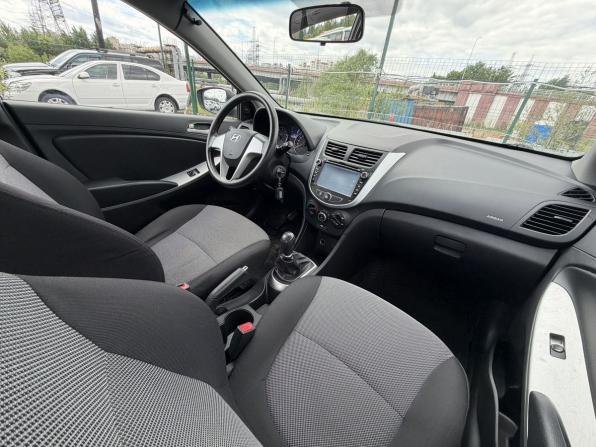 Hyundai Solaris I с пробегом 2013 года, цена 649 000 рублей, 207000 км, седан, Автокод Объявления