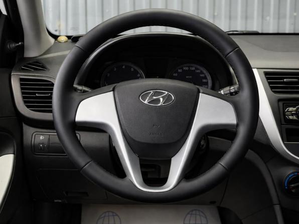 Hyundai Solaris I с пробегом 2013 года, цена 717 000 рублей, 106327 км, хэтчбек, Автокод Объявления
