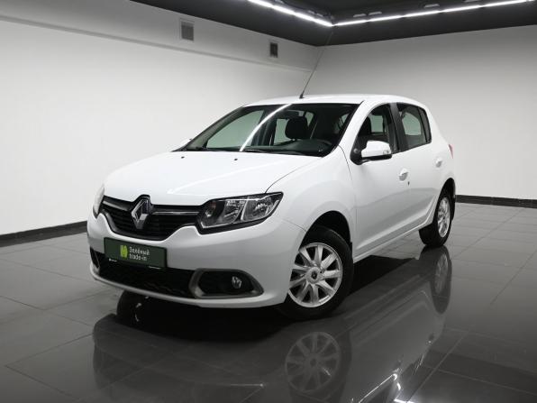 Renault Sandero II с пробегом 2017 года, цена 945 000 рублей, 95224 км, хэтчбек, Автокод Объявления
