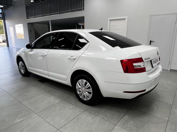 Skoda Octavia III (A7) Рестайлинг с пробегом 2019 года, цена 1 590 000 рублей, 169862 км, лифтбек, Автокод Объявления