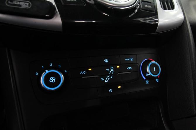 Ford Focus III Рестайлинг с пробегом 2016 года, цена 460 000 рублей, 304000 км, универсал, Автокод Объявления