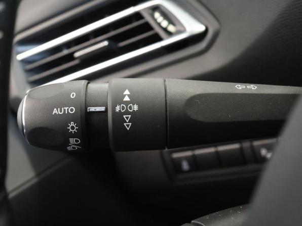 Peugeot 308 II с пробегом 2014 года, цена 1 108 000 рублей, 108154 км, хэтчбек, Автокод Объявления