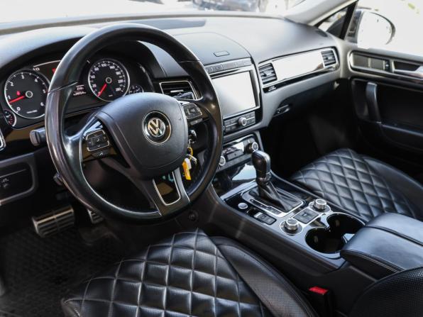 Volkswagen Touareg II Рестайлинг с пробегом 2017 года, цена 3 349 000 рублей, 173872 км, внедорожник, Автокод Объявления