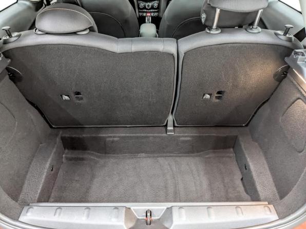 Mini Hatch III (F55/F56) Рестайлинг с пробегом 2019 года, цена 1 915 000 рублей, 42925 км, хэтчбек, Автокод Объявления