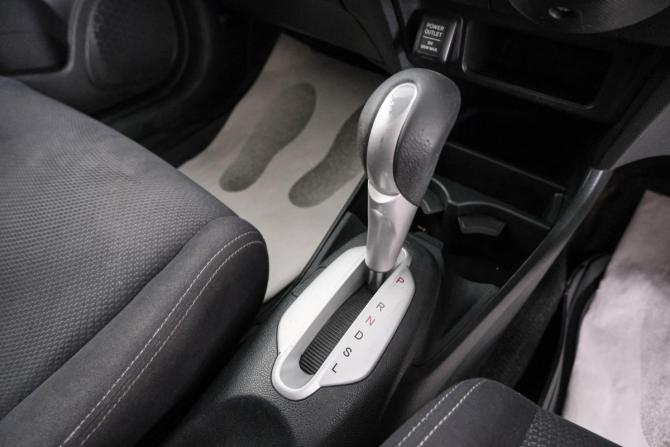 Honda Insight II Рестайлинг с пробегом 2012 года, цена 759 000 рублей, 240000 км, хэтчбек, Автокод Объявления
