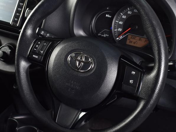 Toyota Vitz III (XP130) Рестайлинг 2 с пробегом 2019 года, цена 1 049 995 рублей, 88181 км, хэтчбек, Автокод Объявления